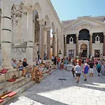 Two-bedroom In Σπίτι διακοπών *