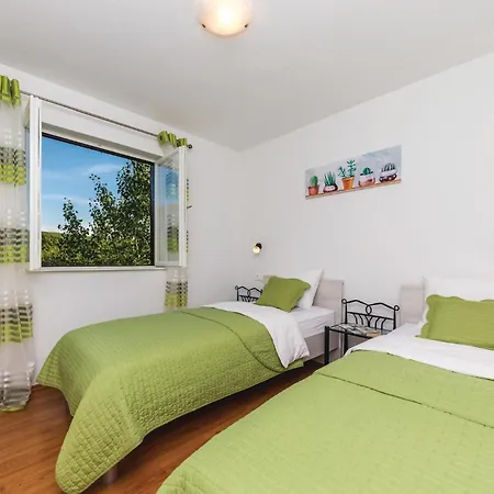 Casa de Férias Two-bedroom In Trilj