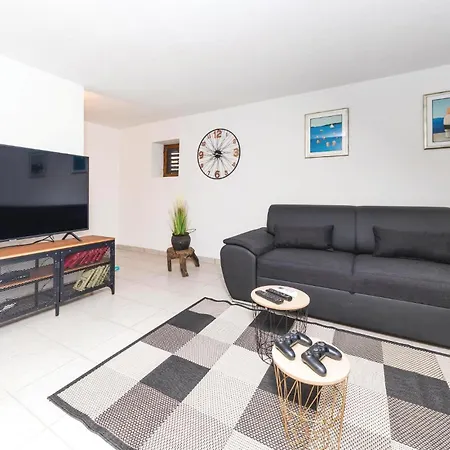 Two-bedroom In Trilj