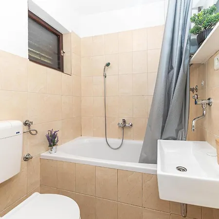 Casa de Férias Two-bedroom In Trilj